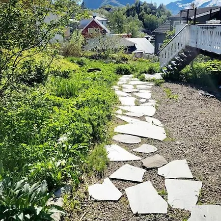 Lovely 1 Bedroom Downstairs With Free Parking Place Svolvaer