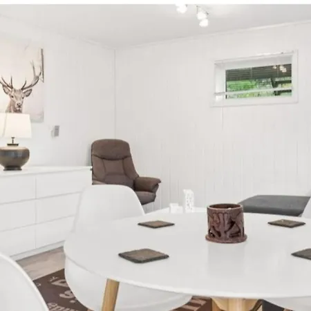 Apartmán Lovely 1 Bedroom Downstairs With Free Parking Place
