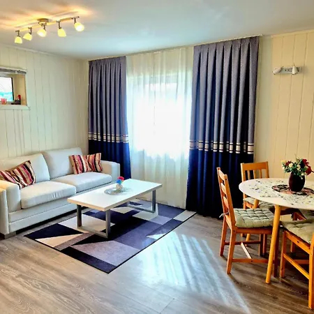 Lovely 1 Bedroom Downstairs With Free Parking Place